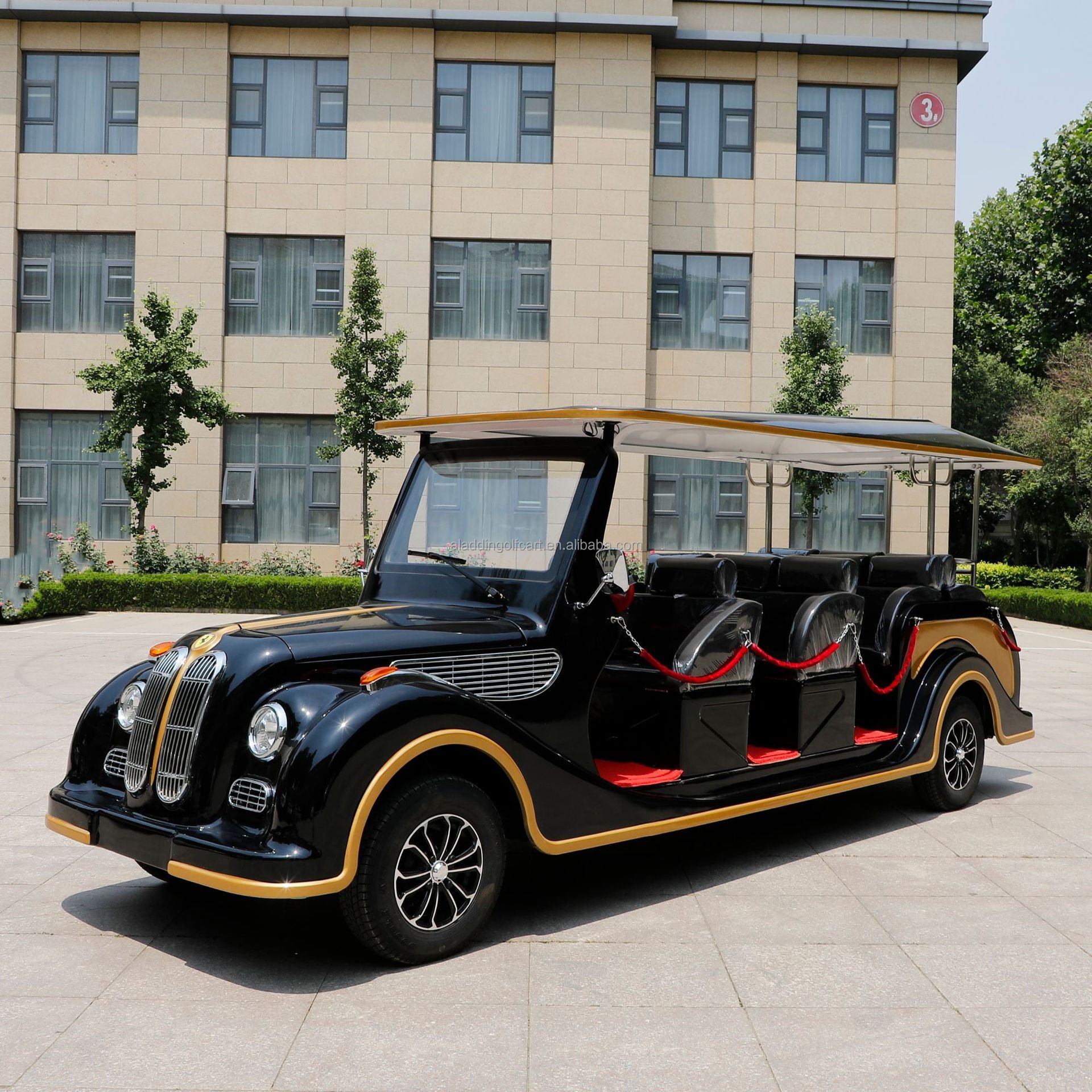 Solar Retro Electric Four-wheel Classic Car 4-11 Seat Antique Car Scenic Tour Car Classic Bus CE Manufacturers